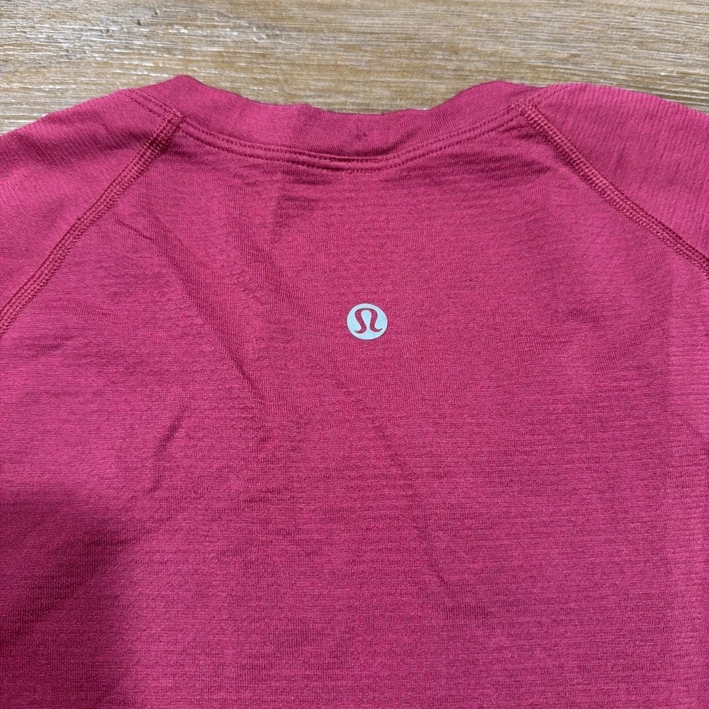 Lululemon Size 8 Swiftly Tech 2.0 Race Length‎ Long Sleeve Magenta Yoga Athletic